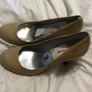 Jessica Simpson Nude Size Nine Heels